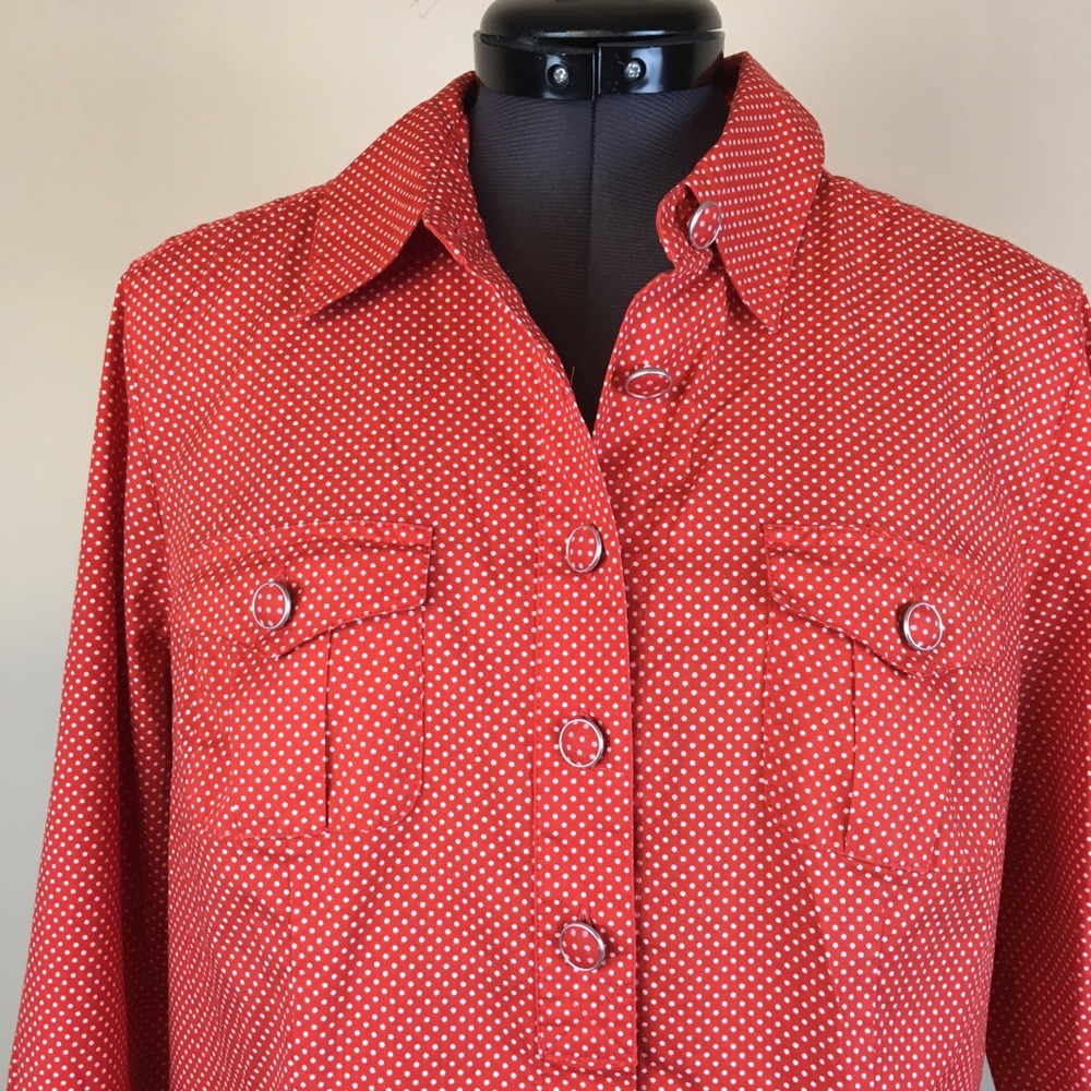 🦋 3 for $25 - Liz&Co Stretch Polka Dot Button Front Shirt Red